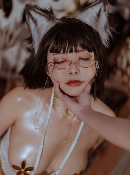 欧美白边情侣头像_剧情片全集在线观看