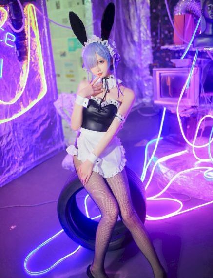 欧美美女创意自拍_高清神马在线观看