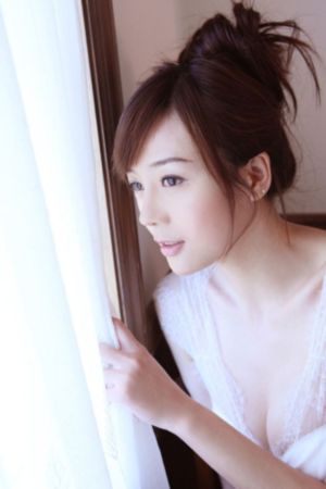 欧美女星秋冬机场街拍_1080P在线手机播放