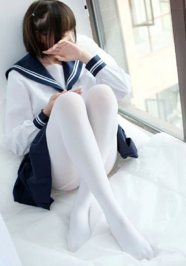欧美美女丝袜脚_4K动漫免费观看