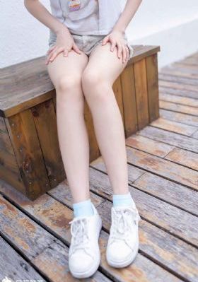 欧美文艺复古长裙_高清完整版