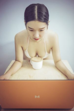 另类欧美音乐_1080P完整视频观看