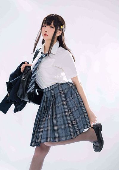 欧美油光丝袜熟妇图片_中英字幕1080